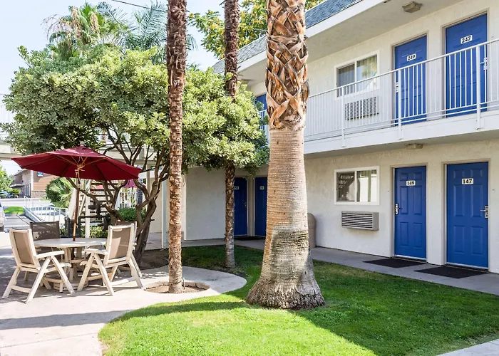 Motel 6-Bakersfield, Ca - East