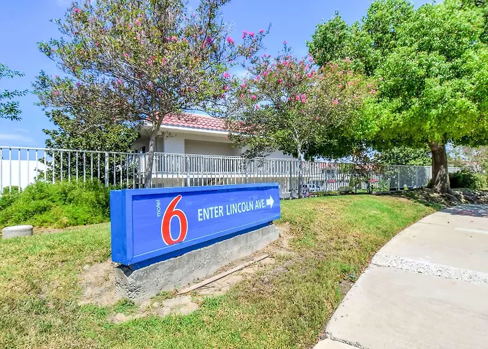 Motel 6-Corona, Ca