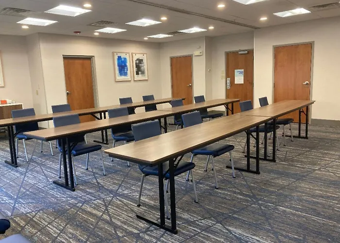 Holiday Inn Express And Suites Winchester By Ihg