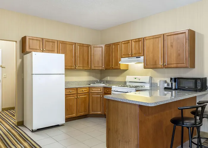 Best Western Plus New England Inn & Suites