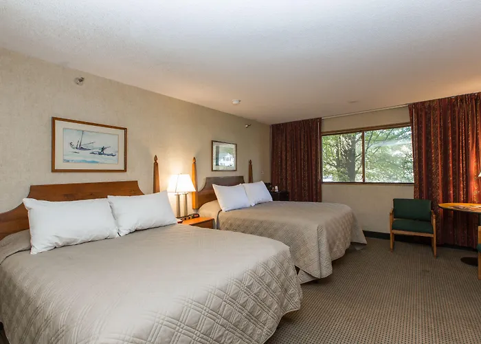 Commodores Inn