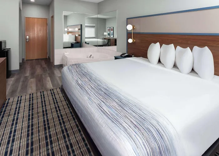 Americinn By Wyndham Eagle River Downtown