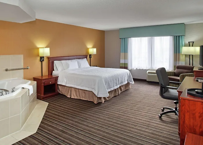 Hampton Inn & Suites By Hilton Toronto Airport