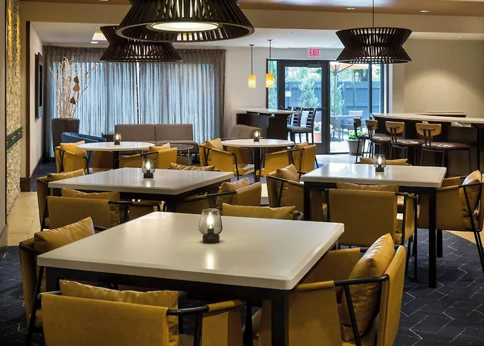 Courtyard By Marriott Buffalo Amherst/University