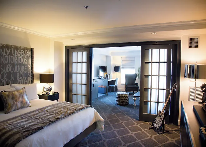 Hotel Commonwealth