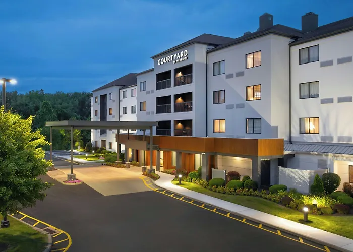 Courtyard By Marriott Danbury Hotel