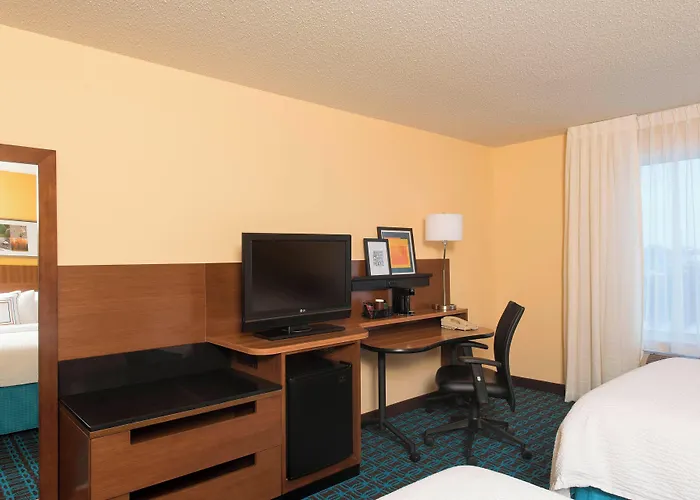Fairfield Inn And Suites By Marriott Chicago St. Charles