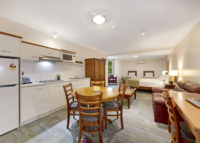Burnett Riverside Hotel