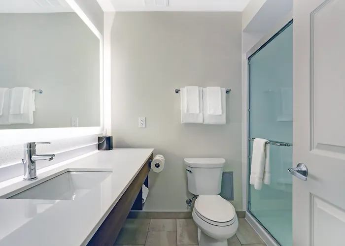 Holiday Inn Express Whitby Oshawa By Ihg