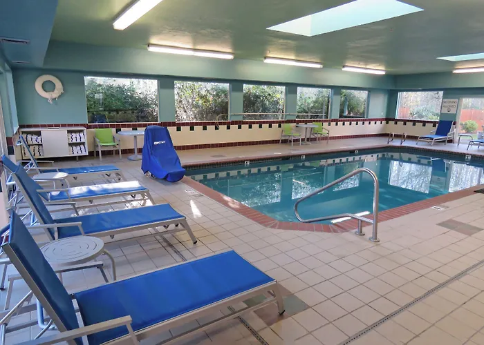 Holiday Inn Express Hotels & Suites Burlington By Ihg
