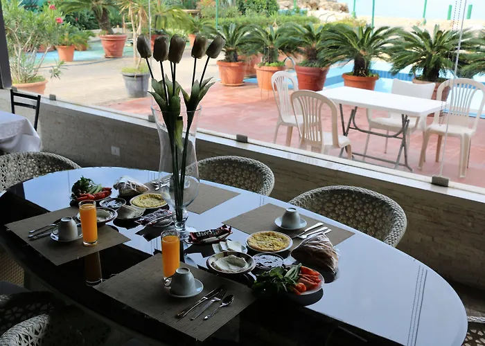 Holiday Suites Hotel & Beach Resort