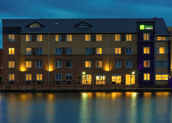 Holiday Inn Express Cardiff Bay By Ihg