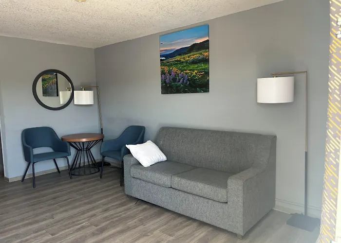 Days Inn & Suites By Wyndham Needles