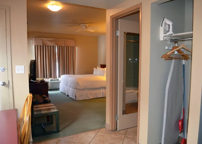 Waterton Lakes Lodge Resort
