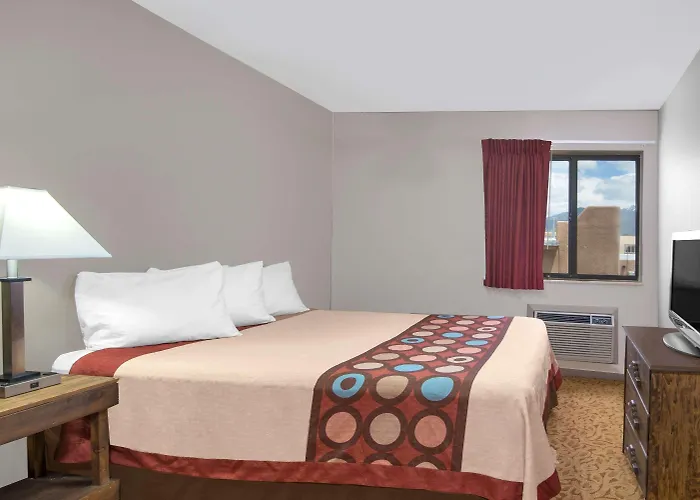 Super 8 By Wyndham Taos
