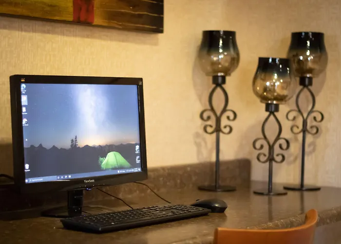 Monument Inn&Suites