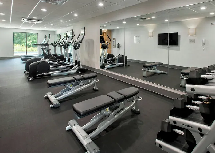 Courtyard By Marriott New Haven Orange