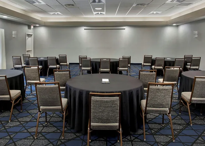 Courtyard By Marriott New Haven Orange