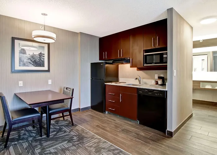 Hampton Inn & Suites By Hilton Calgary-Airport