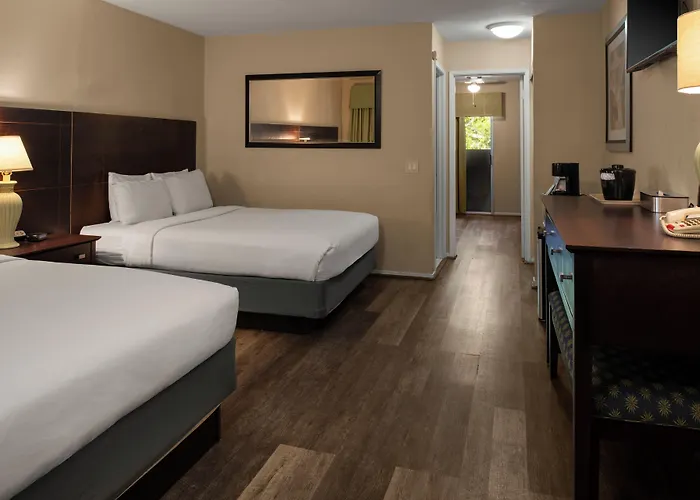 Scottish Fairway Inn