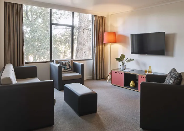 Atura Albury