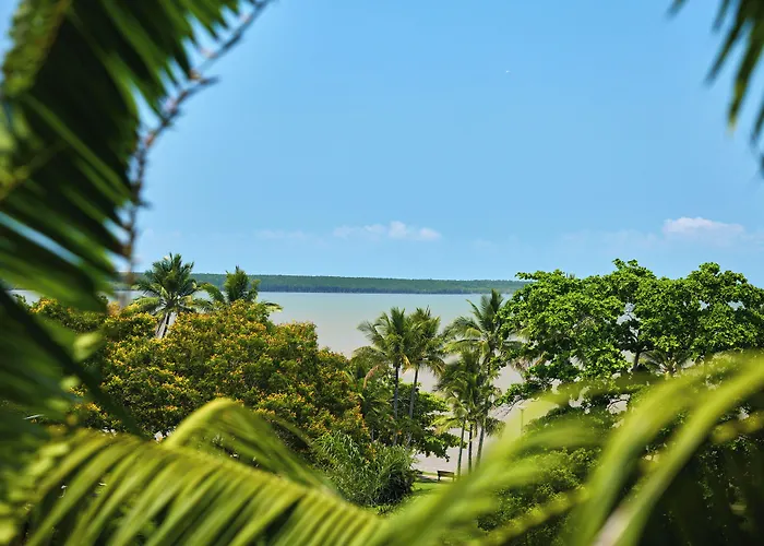 Cairns Harbourside Hotel