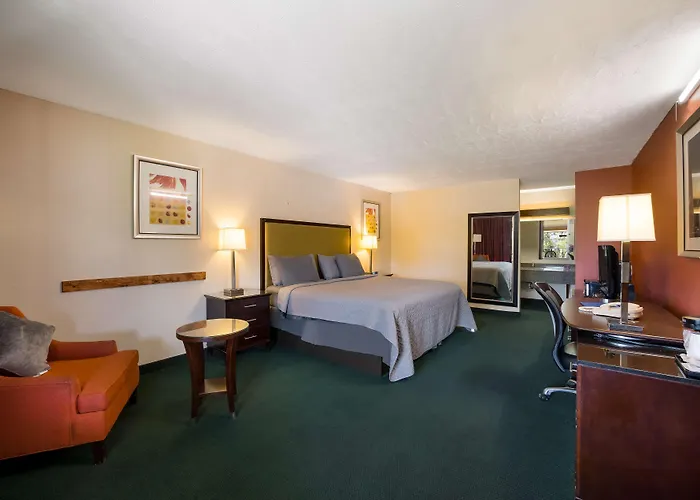 Travelodge By Wyndham Oakley
