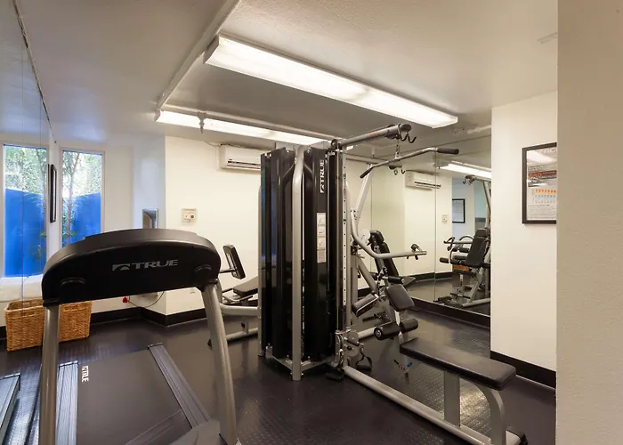 Ramada Plaza By Wyndham West Hollywood Hotel & Suites Los Angeles