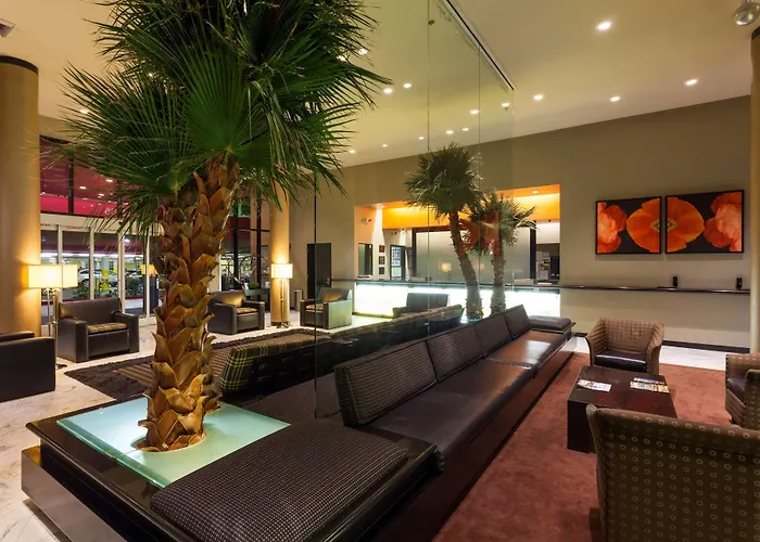Ramada Plaza By Wyndham West Hollywood Hotel & Suites Los Angeles