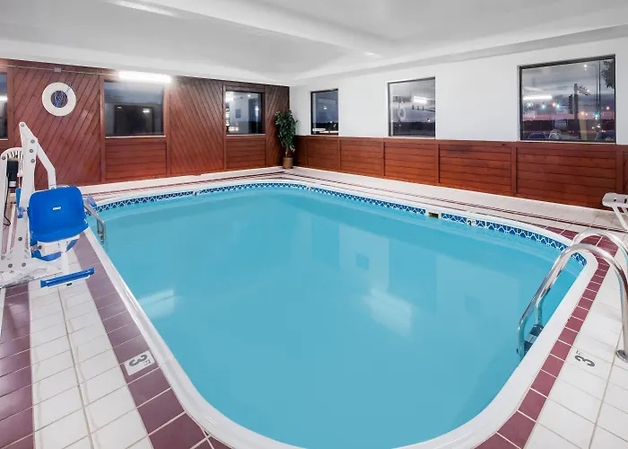Days Inn By Wyndham Watertown