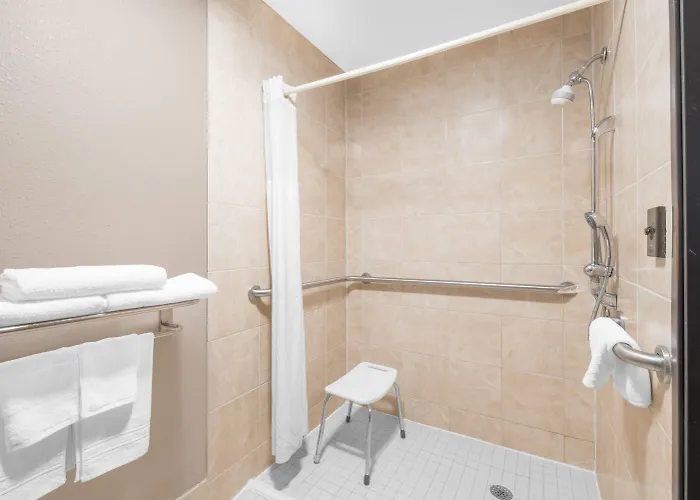 Days Inn By Wyndham Watertown