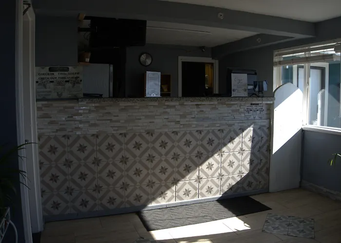 Nampa Inn & Suites