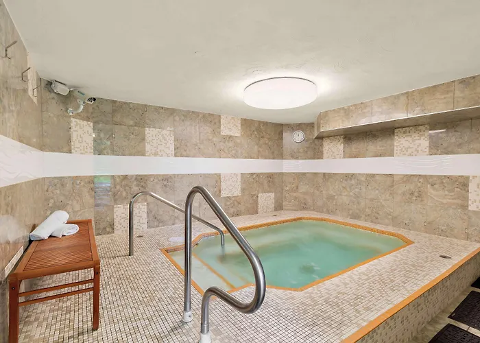 Best Western Plus Inner Harbour Hotel