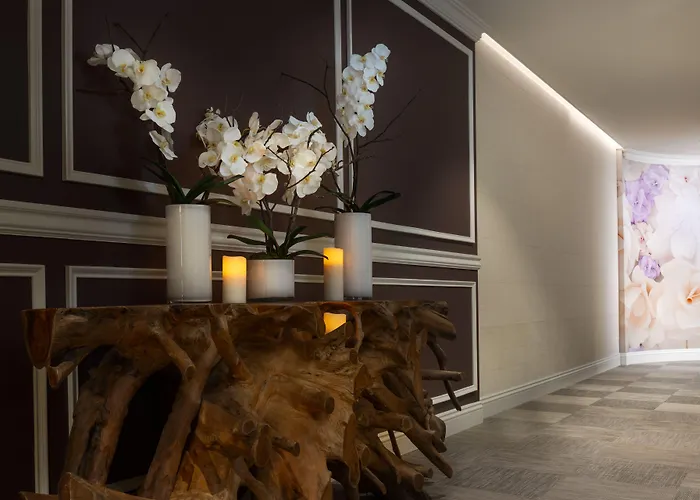Warwick Melrose Hotel