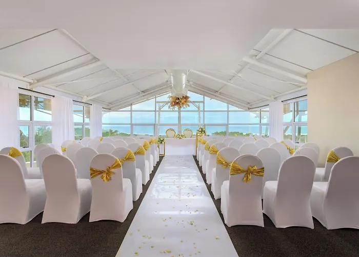 Protea Hotel By Marriott Karridene Beach