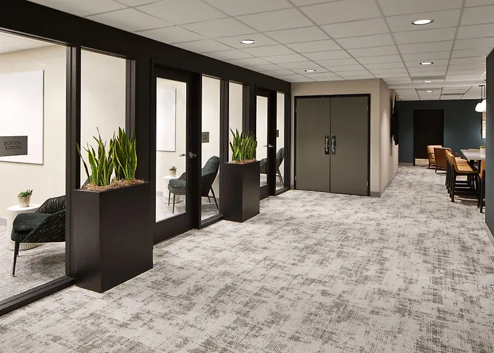 Courtyard By Marriott Detroit Downtown
