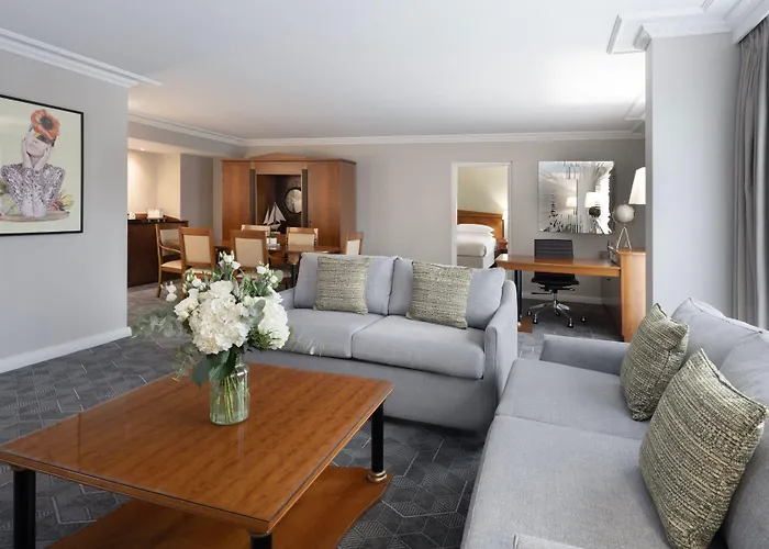 Delta Hotels By Marriott Heathrow Windsor