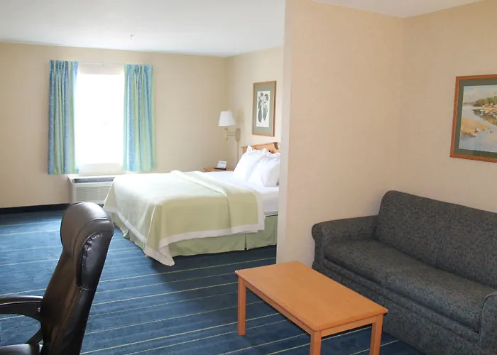 Days Inn & Suites By Wyndham Bridgeport - Clarksburg