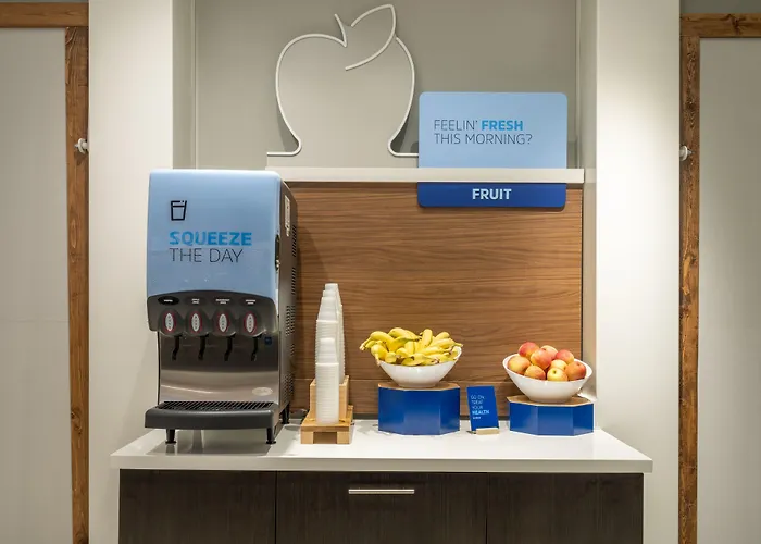 Holiday Inn Express & Suites - Watertown By Ihg