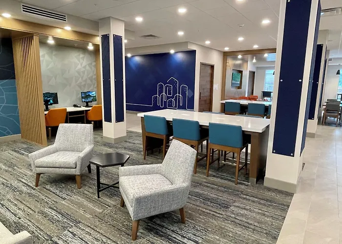 Holiday Inn Express & Suites - Ft. Smith - Airport By Ihg