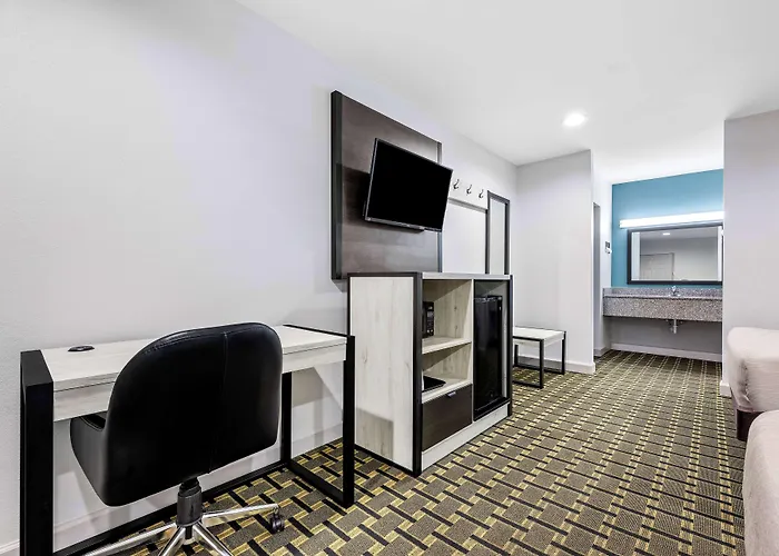 Surestay By Best Western Huntsville University Area