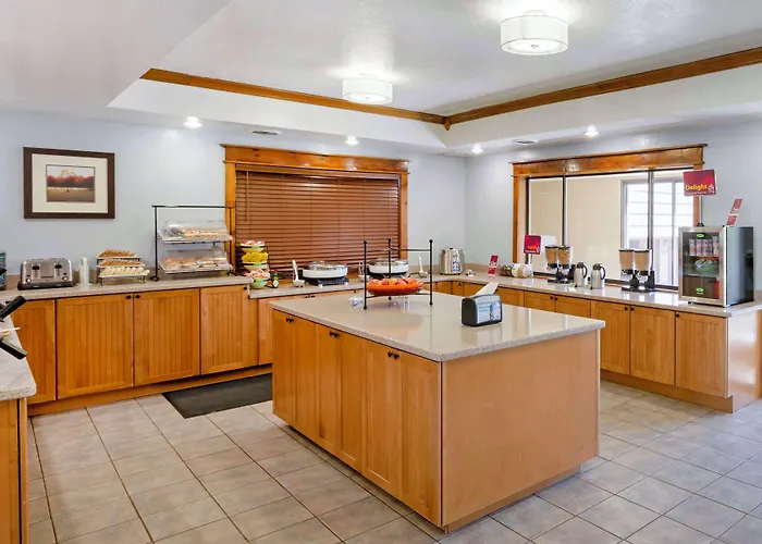 Best Western Plus Weston Inn