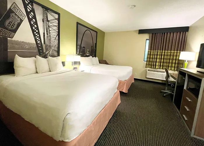 Super 8 By Wyndham St Charles