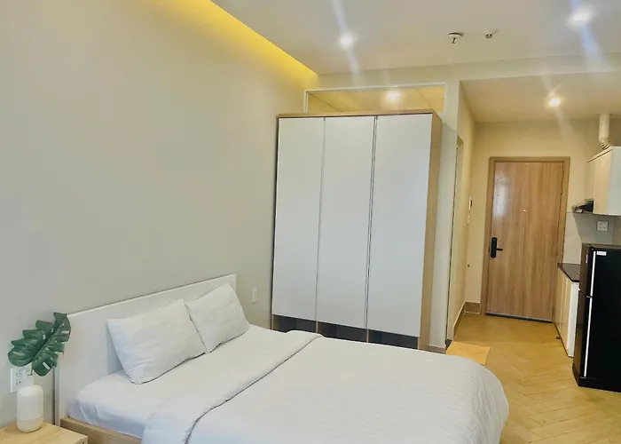 Midmost C22 Apartment