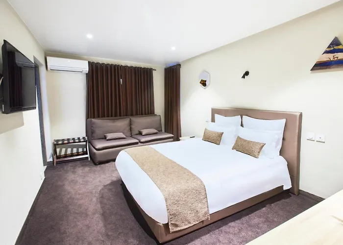FLY INN Madagascar HOTEL - Navette GRATUITE H24 - à 300m de l'Aéroport International