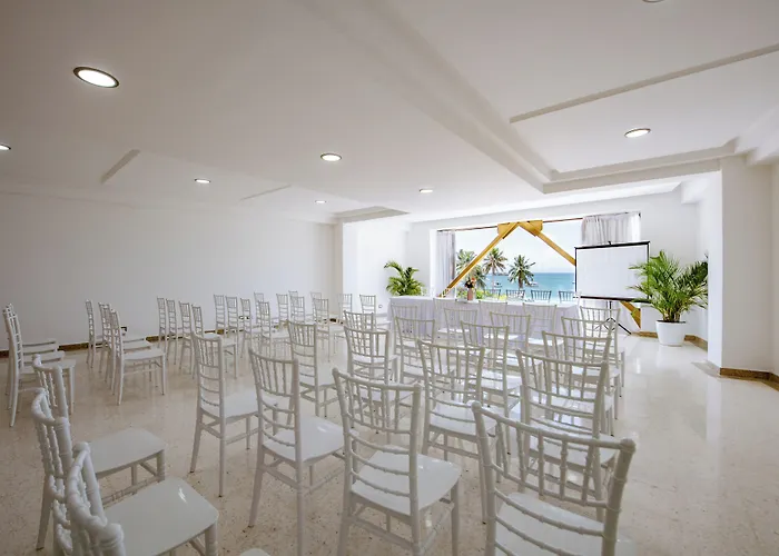 Hacienda Samana Bay Hotel