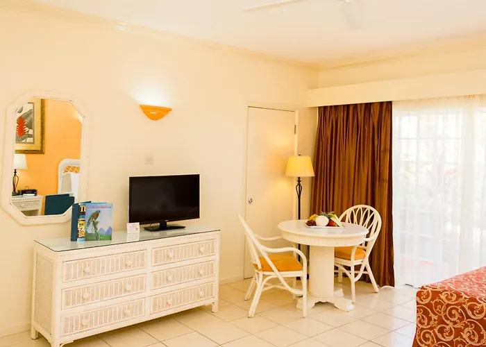 Bay Gardens Hotel