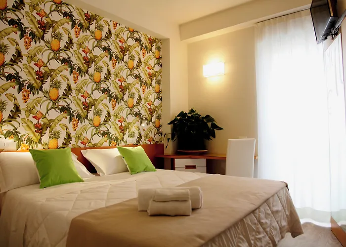 Hotel Montecarlo - Hotel Vista Mare Con Piscina & Area Fitness Riccione