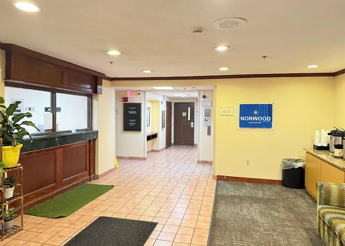 Norwood Inn & Suites Indianapolis East Post Drive