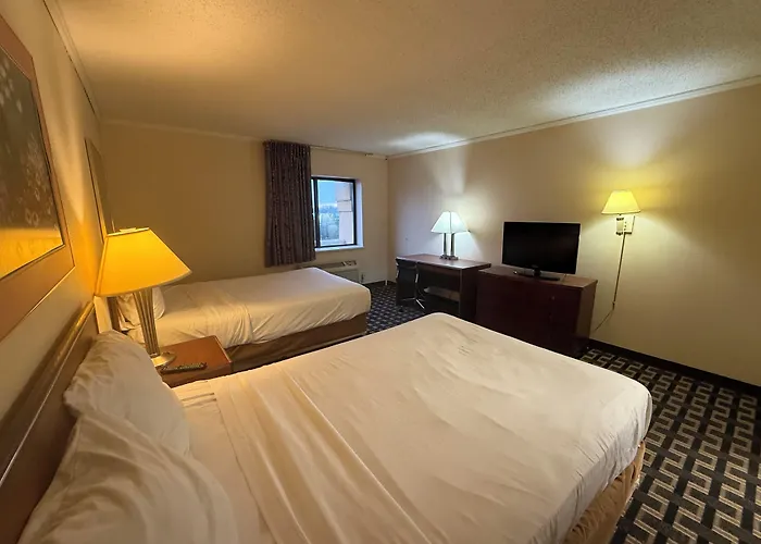 Norwood Inn & Suites Indianapolis East Post Drive